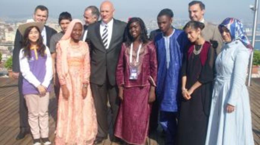 T&uuml;rk&ccedil;e &Ccedil;ocuklarından Turkcell'e Ziyaret