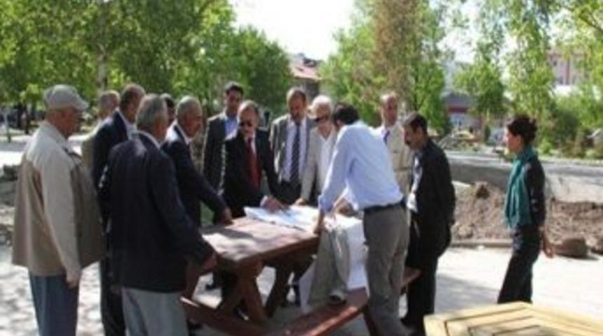 Başkan K&ouml;ksoy Ve Meclis &Uuml;yeleri Şehir Merkezinde Yapımı Devam Eden İnşaatlarda İncelemelerde Bulundu