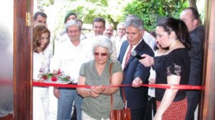 El Emeği G&ouml;z Nuru İşlemeler &Ouml;demiş Hem&rsquo;in Merkez Sergisinde