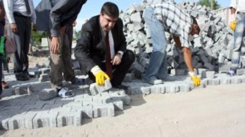 Başkan Malk Parke Taşı D&ouml;şedi
