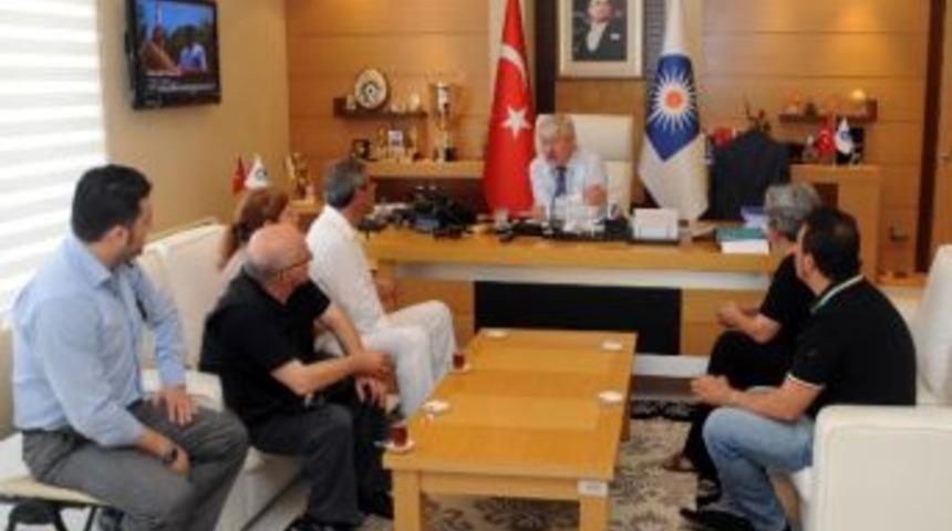Milli Egemenlik Caddesi Esnafı Caddelerinin Yenilenmesini İstedi
