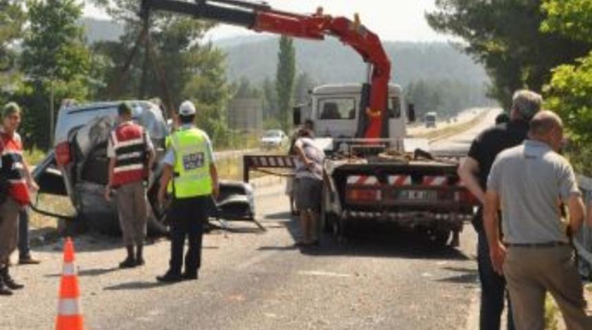 Muğla-antalya Karayolunda Kaza: 1&rsquo;i Ağır 3 Yaralı