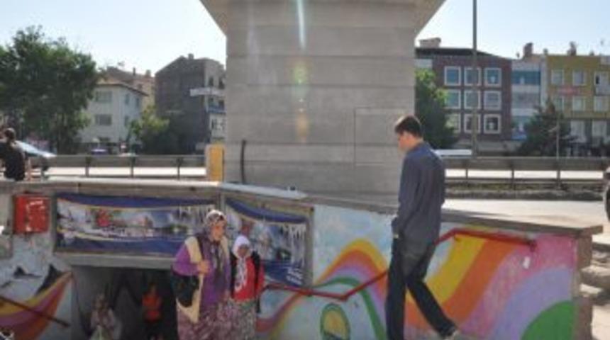 G&ouml;lbaşı Belediyesi'nden Konya Yoluna Engelli Asans&ouml;r&uuml;