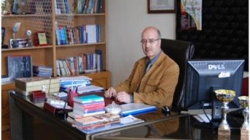 Şair - Yazar Yaşar Bayar&rsquo;a Bir &Ouml;d&uuml;l Daha