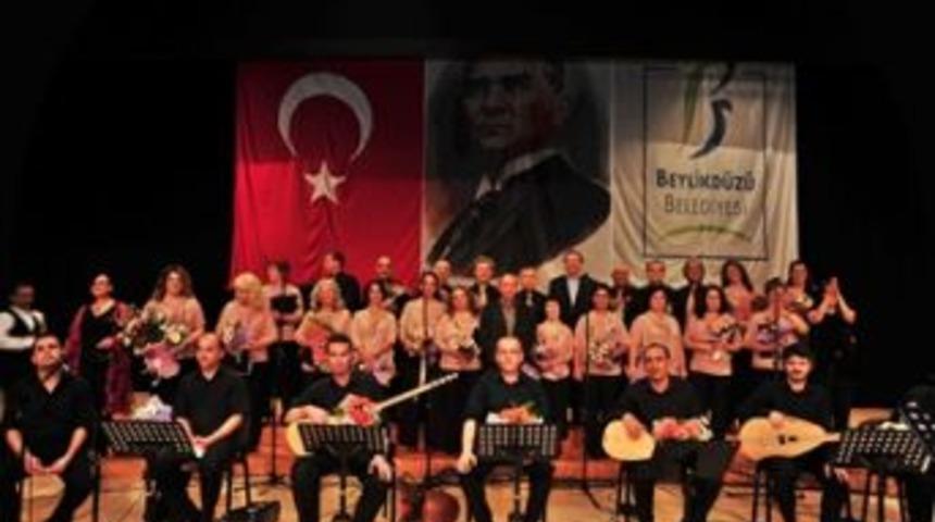 Beylikd&uuml;z&uuml;&rsquo;nde t&uuml;rk&uuml; dolu bir akşam