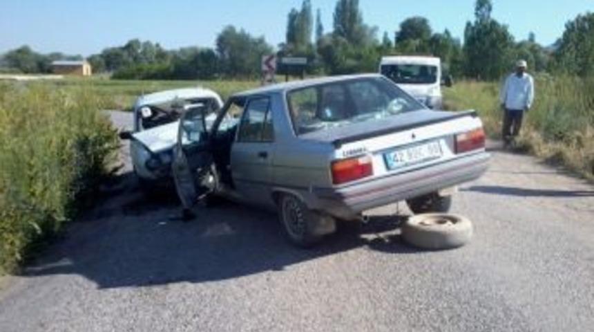 Konya&rsquo;da Trafik Kazaları: 9 Yaralı