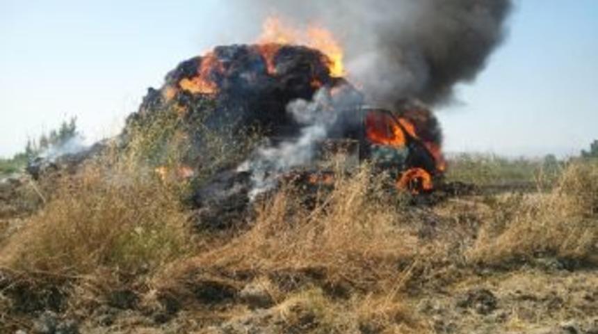 Anız Yangını Saman Y&uuml;kl&uuml; Kamyoneti K&uuml;l Etti