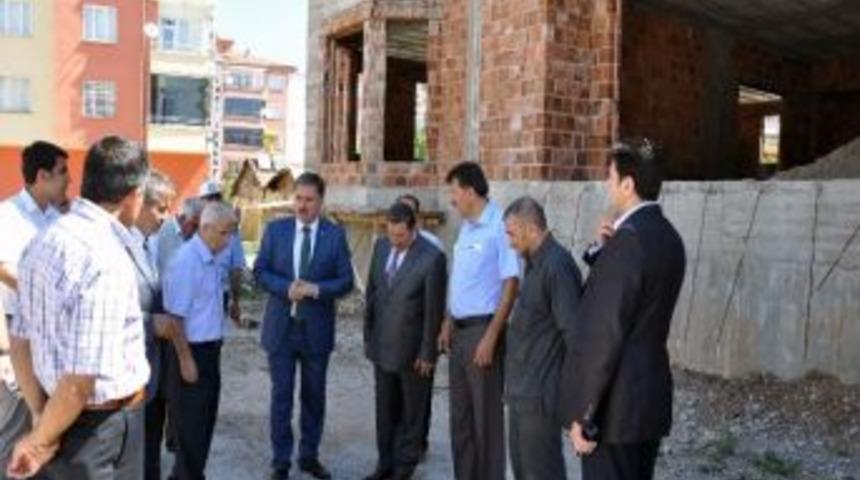 Malatya Belediye Başkanı Ahmet &Ccedil;akır, Salk&ouml;pr&uuml; Semt Konağı&rsquo;nda İnceleme Yaptı