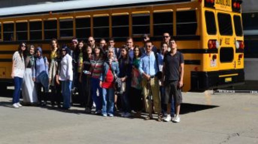 Zirveliler Amerika&rsquo;da T&uuml;rk K&uuml;lt&uuml;r&uuml;n&uuml; Anlatıyor