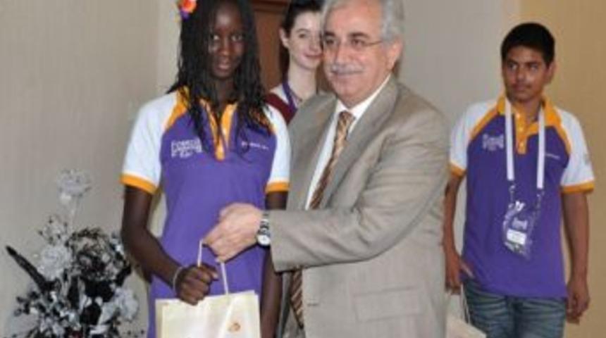 Et&uuml; Rekt&ouml;r&uuml; Prof. Dr. Yaylalı: