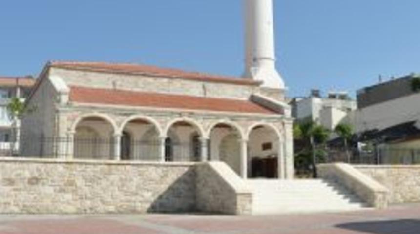 Aliağa'da Restore Edilen Tarih&icirc; Cami Cuma Namazıyla A&ccedil;ılacak