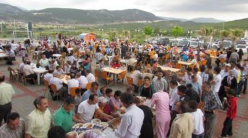 Eğitim G&ouml;n&uuml;ll&uuml;leri Yılın Yorgunluğunu Piknikle Attı