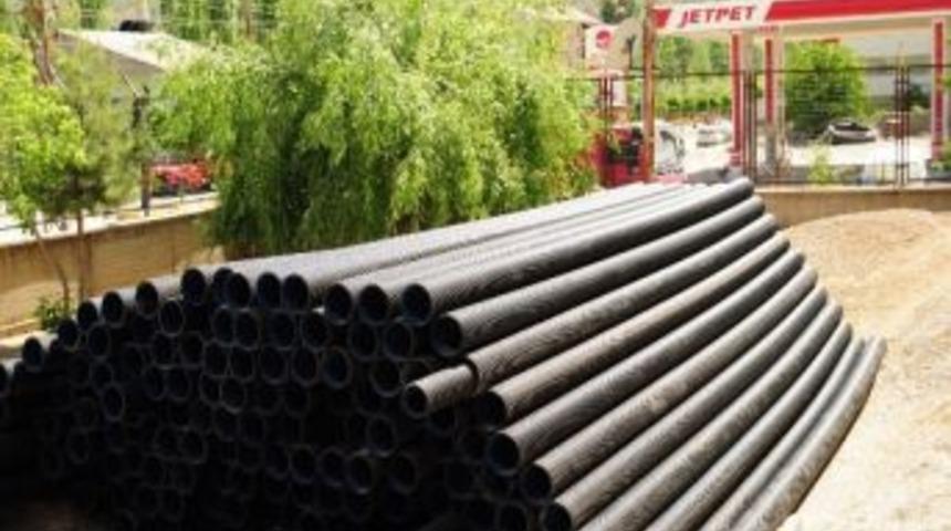 Hizan&rsquo;da Sulama Borusu Dağıtımı Yapıldı