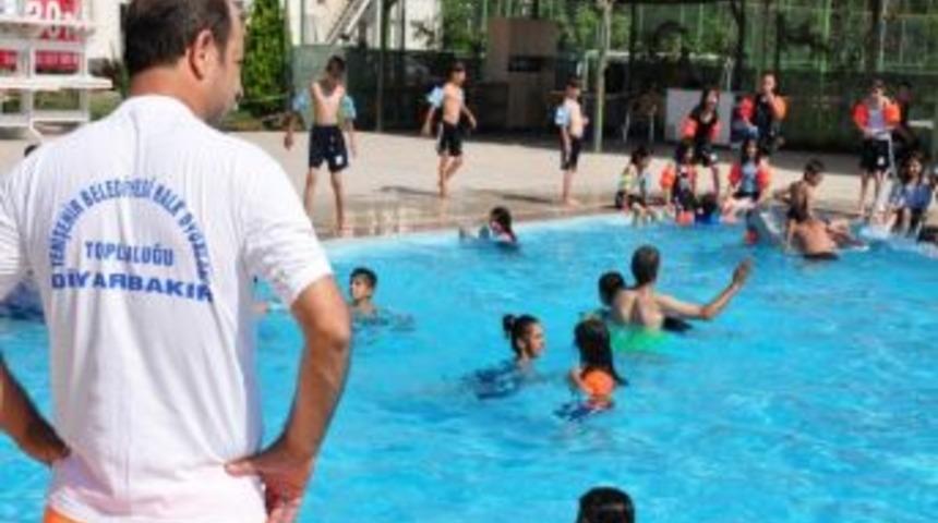 Sıcaklardan Bunalanlar Havuzlara Koştu