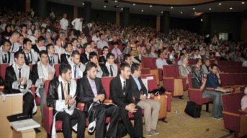 Cemil Meri&ccedil; K&uuml;lt&uuml;r Merkezi'nden Diploma Sevinci