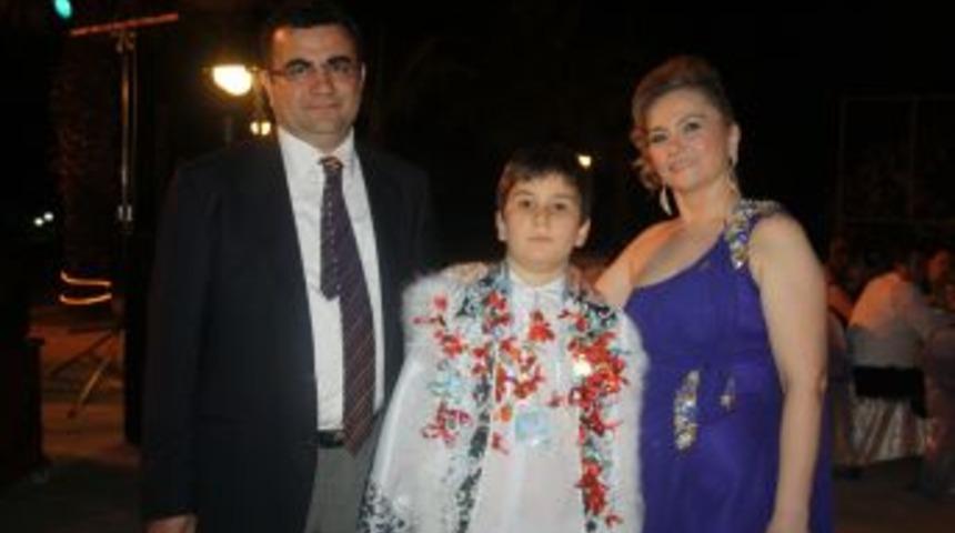 &Ccedil;evikel ailesinden ş&ouml;len gibi s&uuml;nnet t&ouml;reni