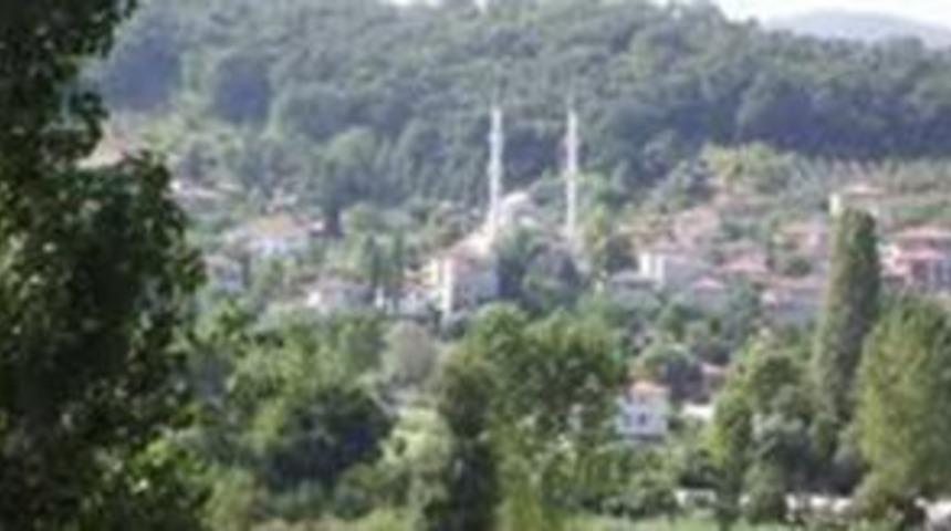 Safran K&ouml;y'de yol tepkisi s&uuml;r&uuml;yor