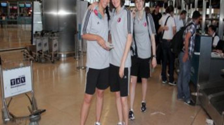 A Milli Kadınlar Basketbol Takımı'ndan Başkent &Ccedil;ıkarması