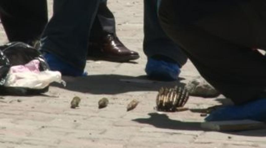 Temizlik G&ouml;revlileri, Derede U&ccedil;aksavar Mermisi Buldu