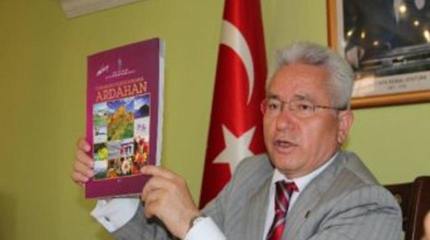 Vali Tekmen: "b&ouml;lgesel Kalkınmanın &Ouml;z&uuml;nde Sınır Ticareti Var"