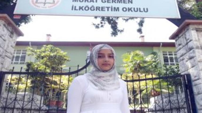 Baş&ouml;rt&uuml;l&uuml; Kızına Hakaret Eden &Ouml;ğretmenler Hakkında Şikayet&ccedil;i Oldu