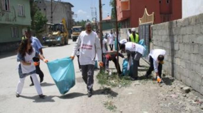 Y&uuml;ksekova&rsquo;da Temizlik Kampanyası