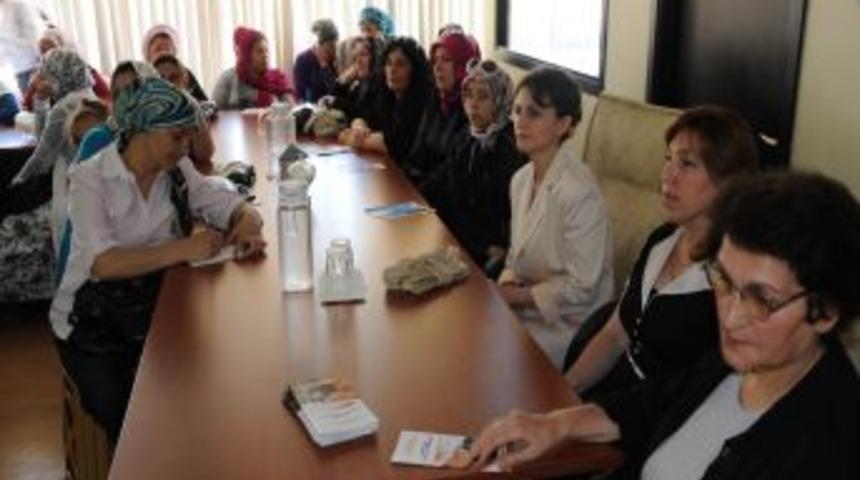 Samsunlu Bayanlar, Kadın Hastalıkları Konusunda Bilgilendiriliyor