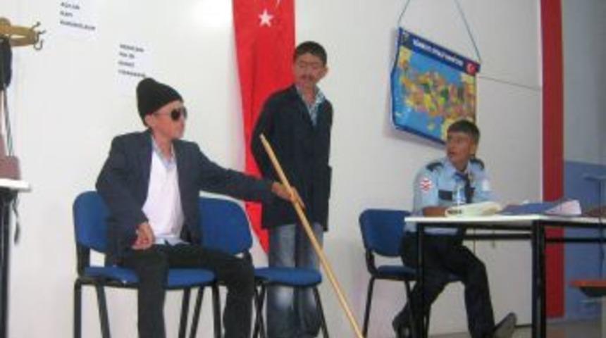 Kağızman&rsquo;da tiyatro yarışması yapıldı