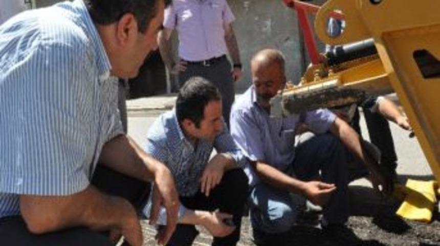 Batman Belediye Başkan Vekili Temel, &Ccedil;alışmaları Denetledi