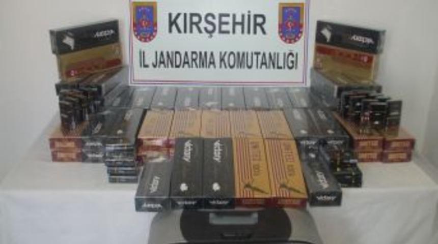 Yolcu Otob&uuml;s&uuml;nde 540 Paket G&uuml;mr&uuml;k Ka&ccedil;ağı Sigara Ele Ge&ccedil;irildi