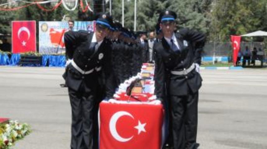 199 Polis, Mesleğe Adımını Attı