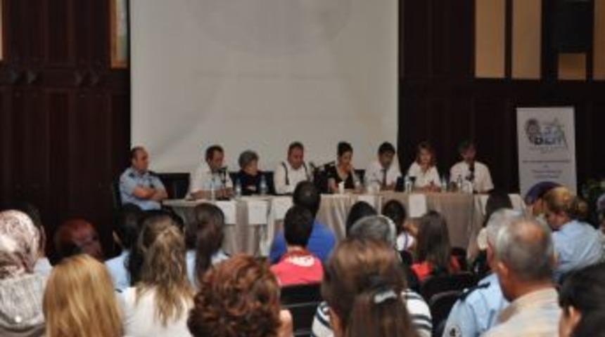 Polise, 'kadına Şiddet Olayına Yaklaşım' Semineri