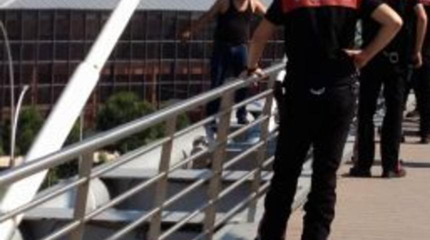 Ağabeyine Kızdı İntihara Kalkıştı