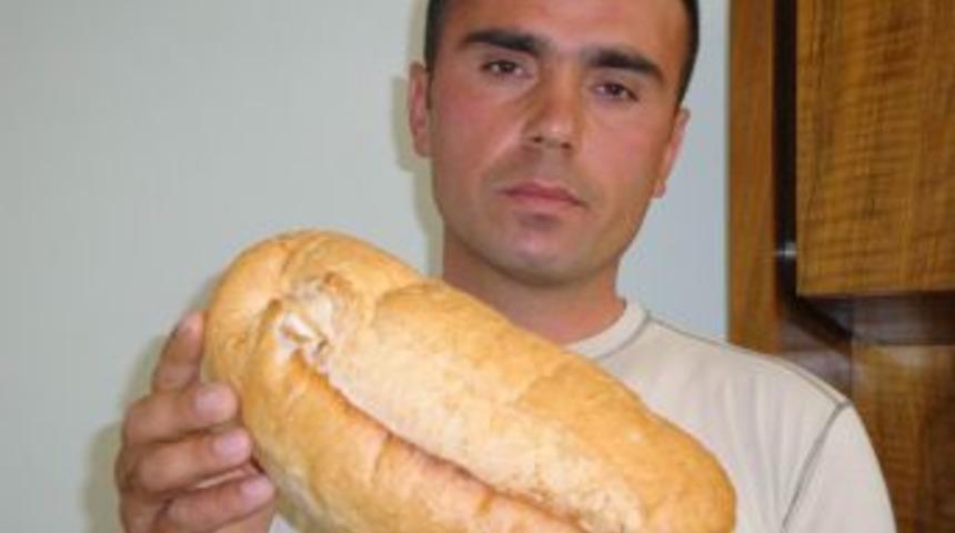 Ekmeğin I&ccedil;inden Sigara Izmariti &Ccedil;ıktı
