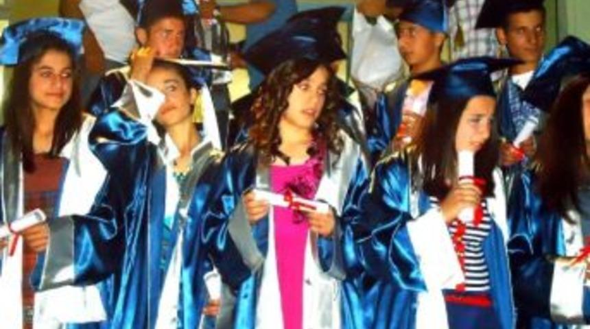 Balya Z&uuml;beyde Hanım Da Mezuniyet Coskusu