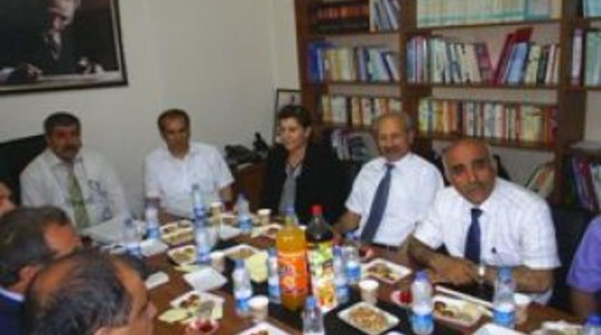 N&uuml;fus M&uuml;d&uuml;rleri Karako&ccedil;an'da toplandı