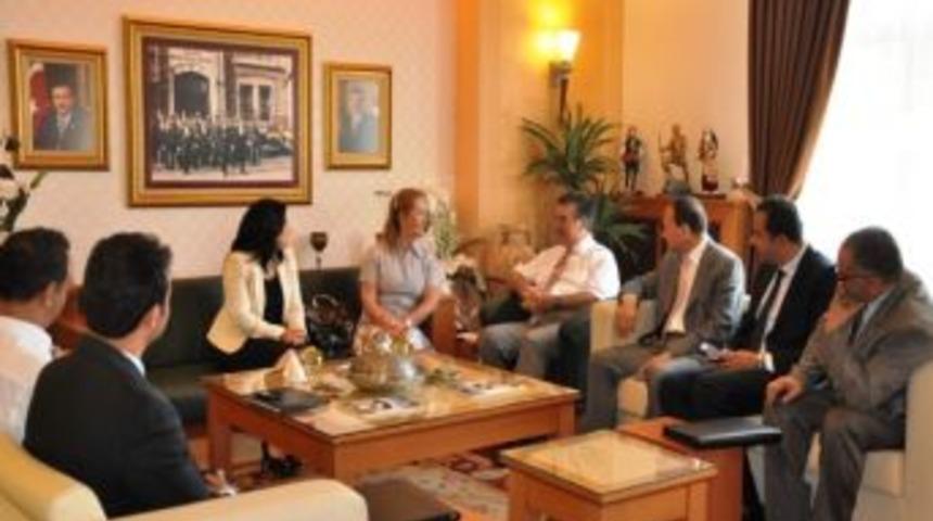 Kuşadalı Otelcilerden Vali Al&rsquo;a Ziyaret