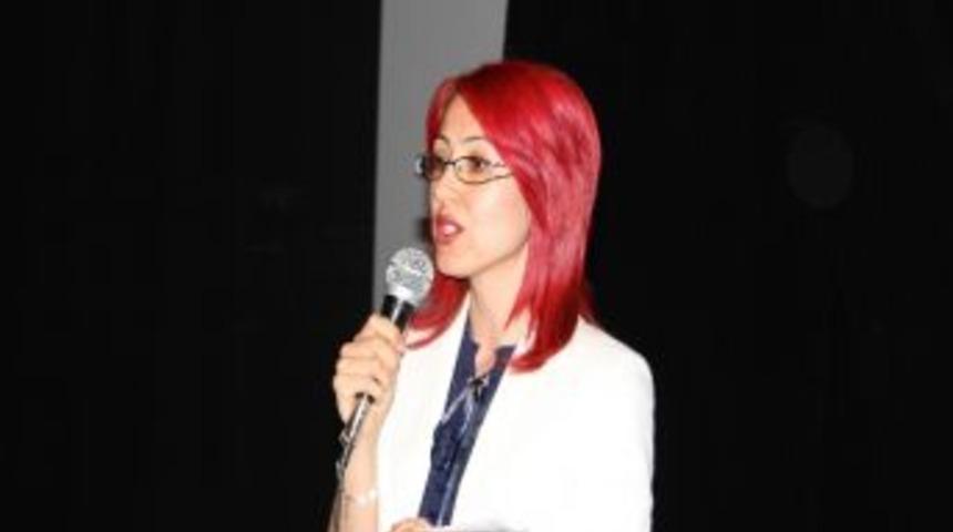 Aile İ&ccedil;i Şiddet Tiyatro İle Anlatıldı