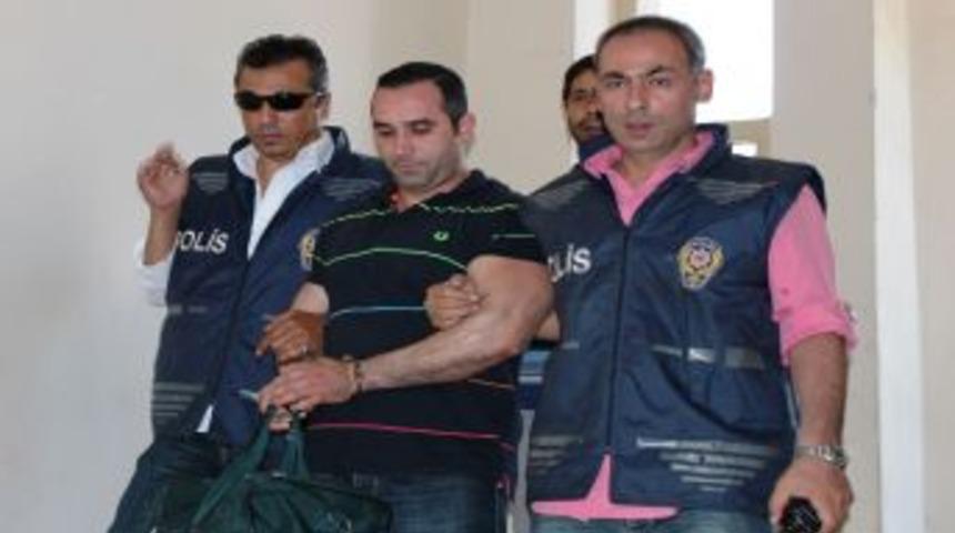 Ortağını &Ouml;ld&uuml;rd&uuml;ğ&uuml; Iddiasıyla Aranan Zanlı Yakalandı