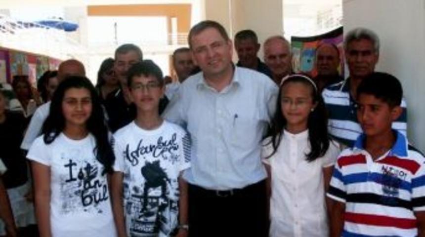 K&uuml;&ccedil;&uuml;kk&ouml;y Belediyesi&rsquo;nden Başarılı &Ouml;ğrencilere Altın Yağmuru