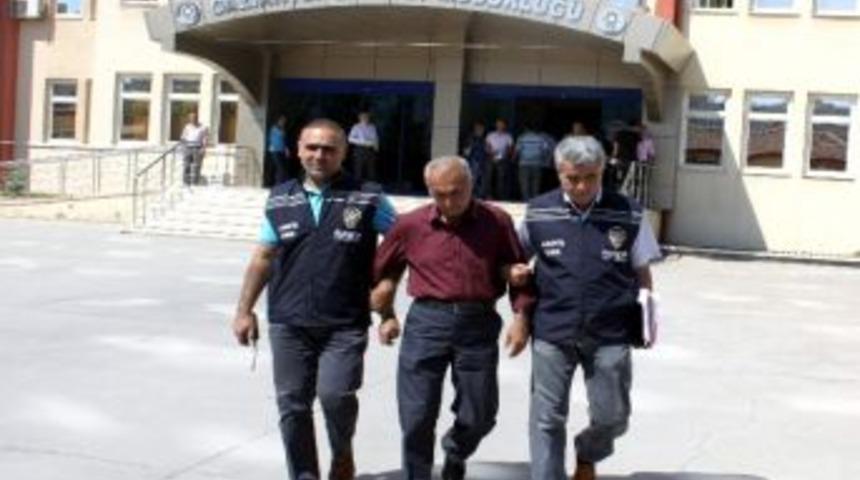 Sahte Vakıf M&uuml;d&uuml;r&uuml; Hakim Karşısına &Ccedil;ıkarıldı