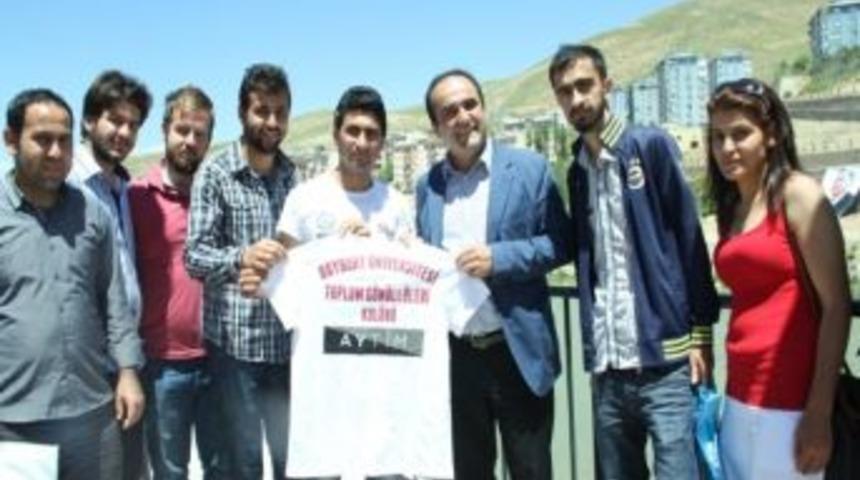 Toplum G&ouml;n&uuml;ll&uuml;leri Ses Getirmeye Devam Ediyor