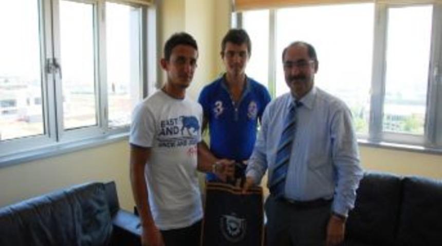 Nk&uuml;, &Uuml;niversiteler Arası Plaj Voleybolunda Derece Aldı