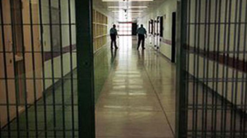 Kadın cezaevinde işkence iddiası