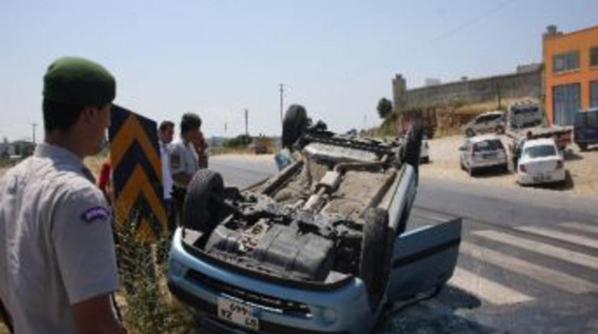 Antalya&rsquo;da Trafik Kazası: 3 Yaralı