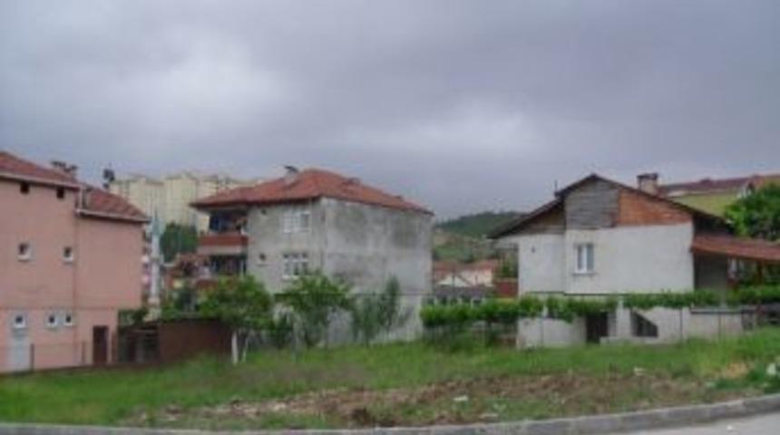 İzmit'te G&ouml;rsel Kirliliğe Karşı Bariyerli &Ouml;nlem