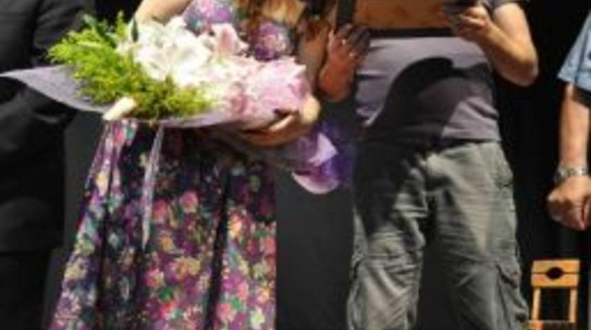 G&ouml;lc&uuml;k Huzurevi Sakinlerinden Unutulmaz Tiyatro