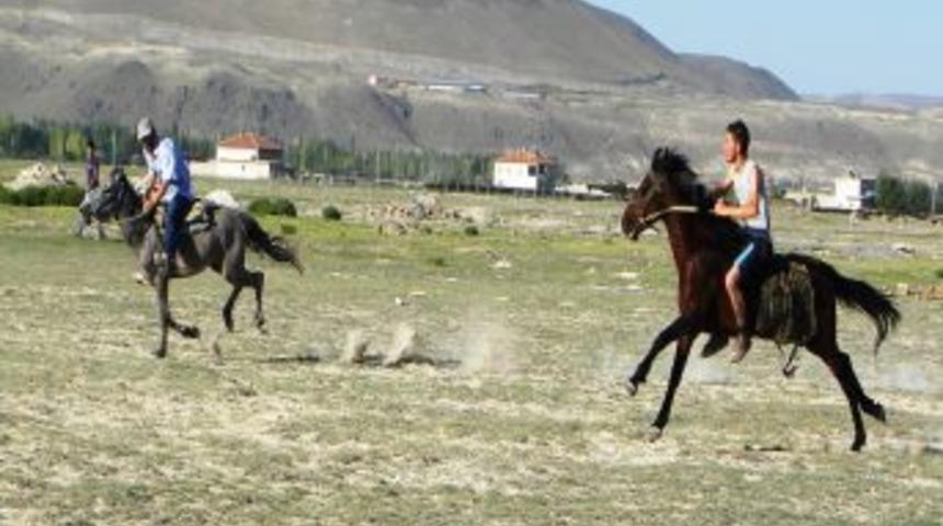 Sultansazlığı&rsquo;nda 1. Atlı Cirit Yarışması D&uuml;zenlenecek