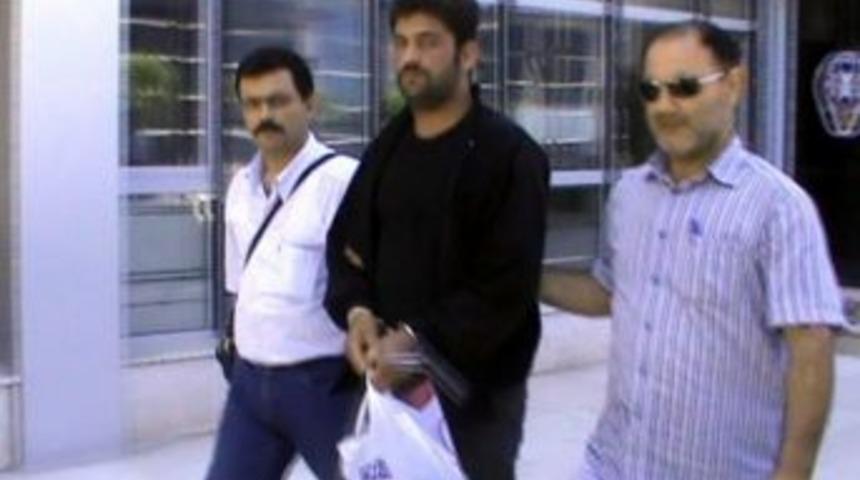 Hemşirenin &Ccedil;antasından Para &Ccedil;alan Zanlı Yakalandı