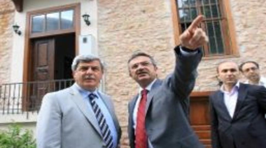 Başkan, Gebze'deki Tarihi Yapıyı İnceledi